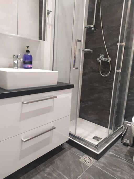 Serenita City Center Apartment コルフ島 エクステリア 写真